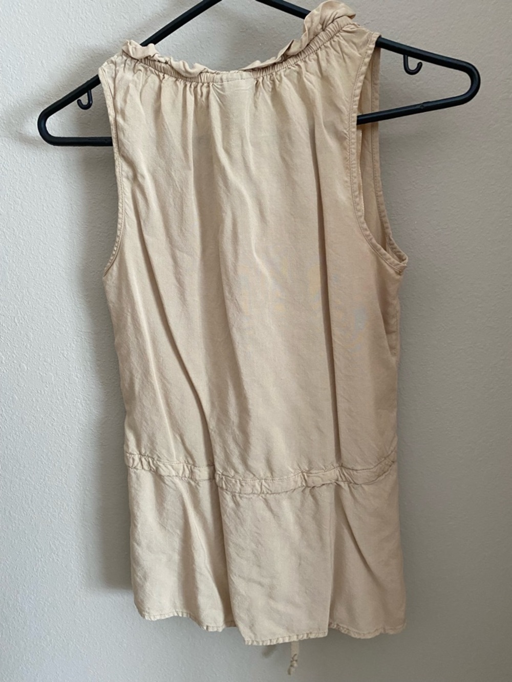 Massimo Beige Ruffle V-Neck Drawstring Tank Size XS - Picture 2 of 5